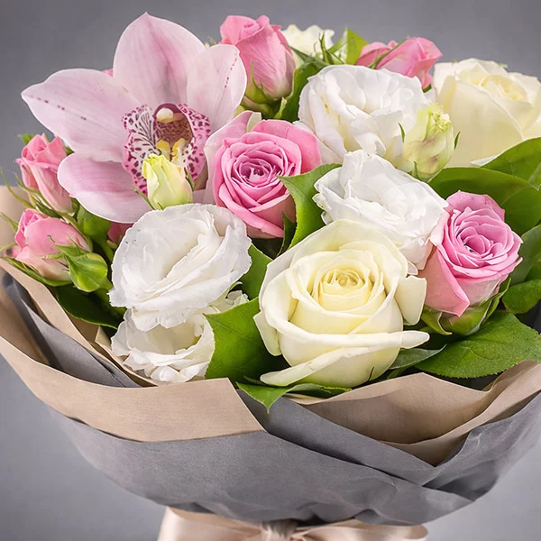 Прима – букет из роз и орхидей